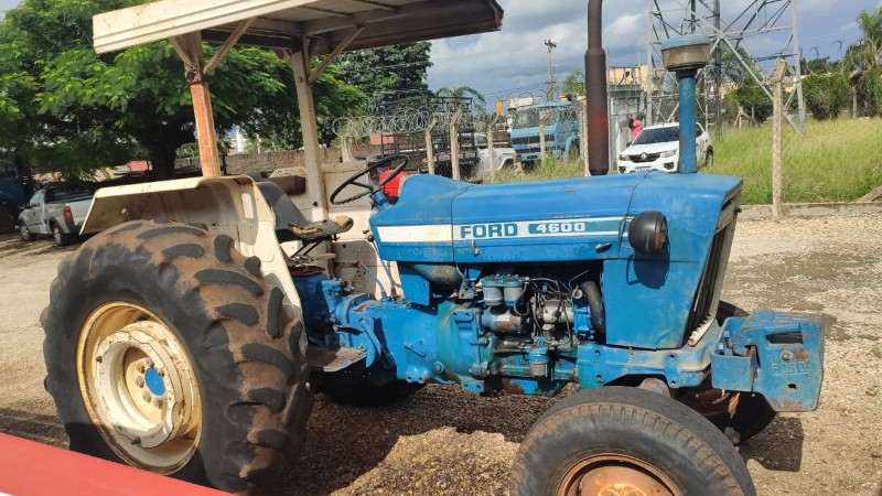TRATOR FORD 4600  ANO 1978